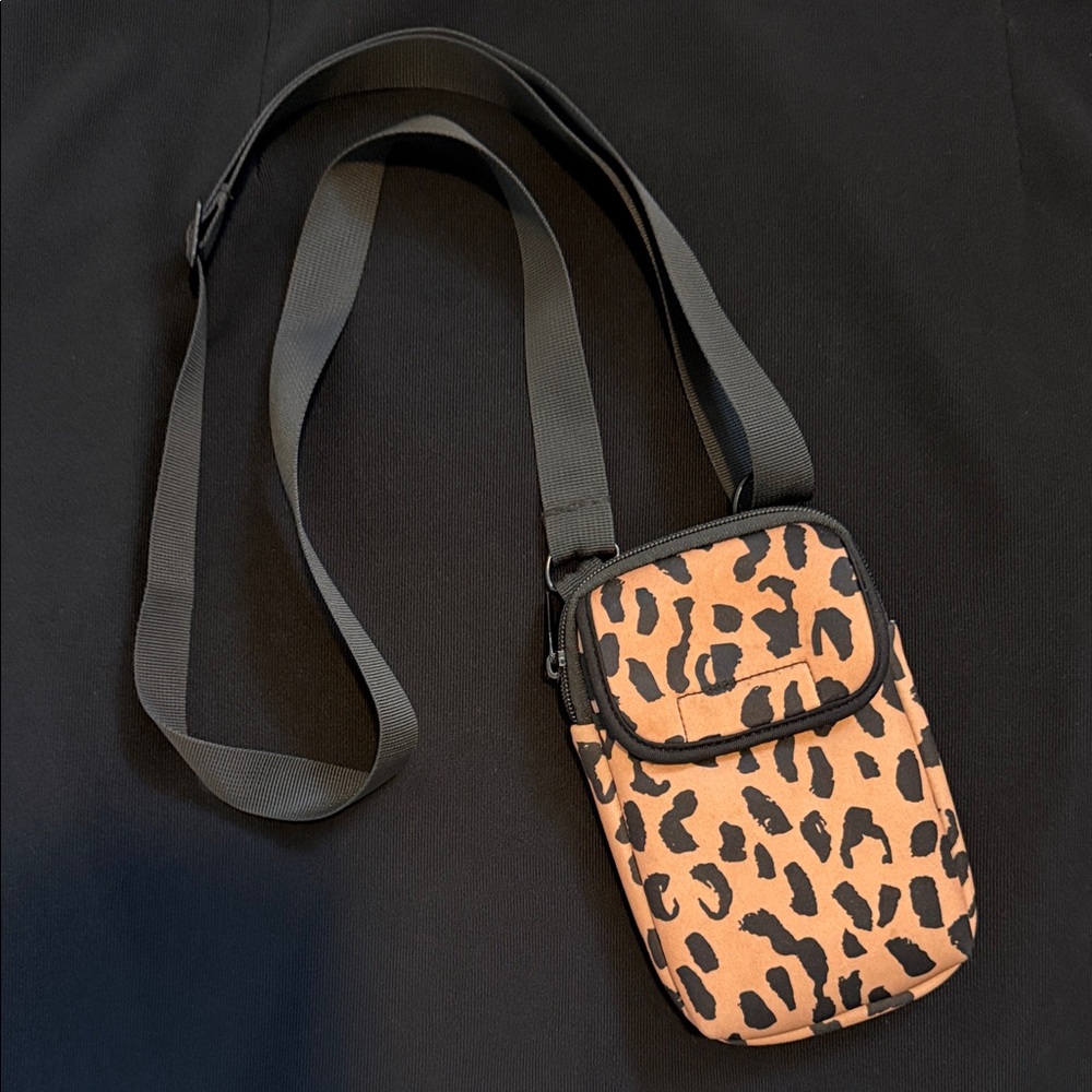 Leopard Print Crossbody Phone Bag - Tan and Black